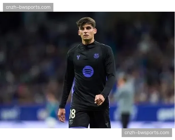 赫拉德马丁完成边卫到中卫转型 出球能力获弗里克认可